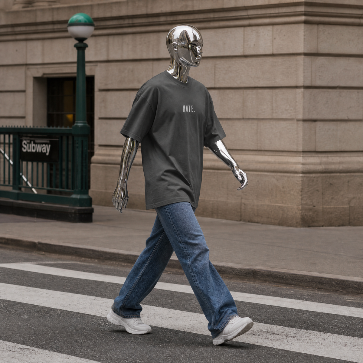 M U T E . Essential Oversized Tee