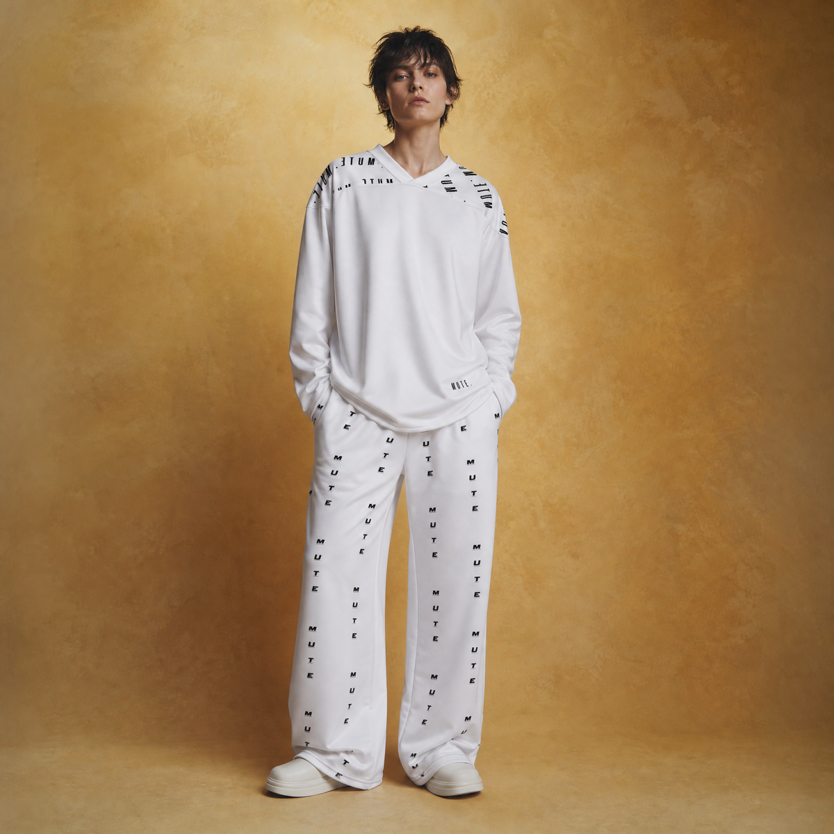 M U T E . Essentials Jersey